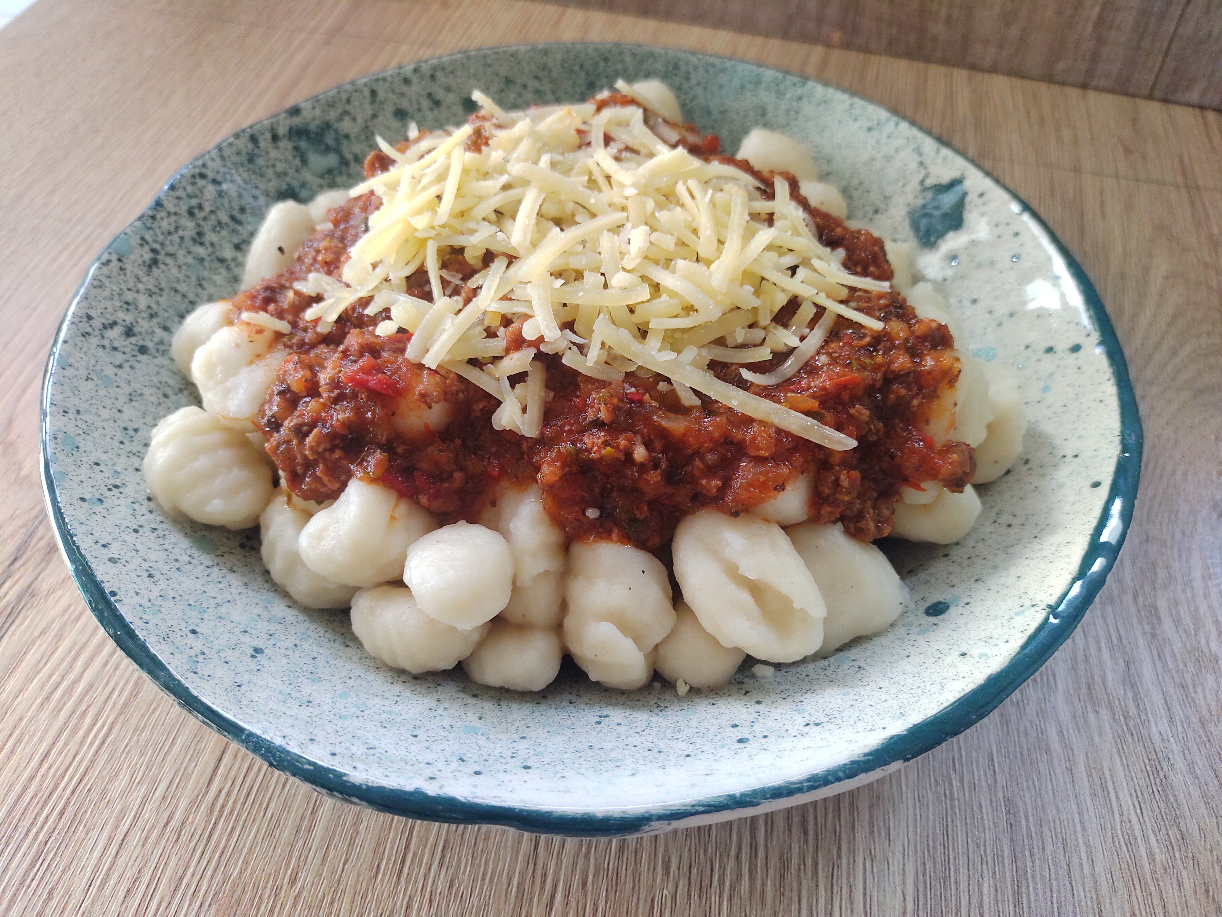 ÑOQUIS DE PAPA, CON SALSA BOLOGNESA.